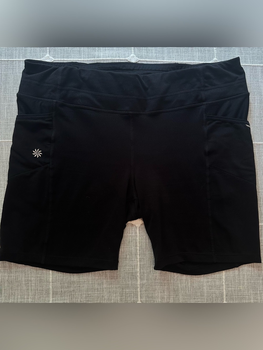 Athleta Chaturanga High Rise Shorts XL Black SP17